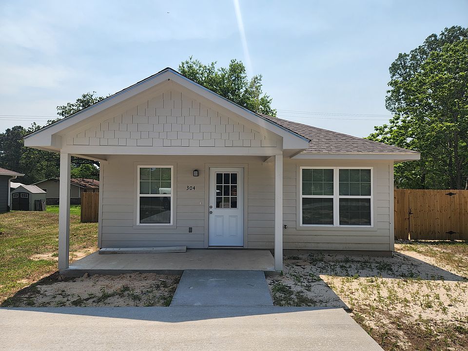 304 White Oak front_05272022