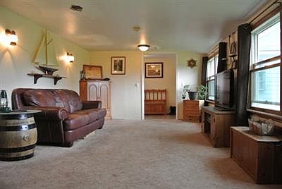 3rd image of 1003 Lackawanna Ave