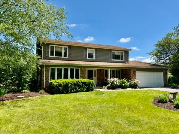 5N521 Carriage Way Dr, Bartlett, IL 60103