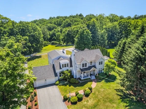 8 Cherry Ln, Mendham Twp., NJ 07945