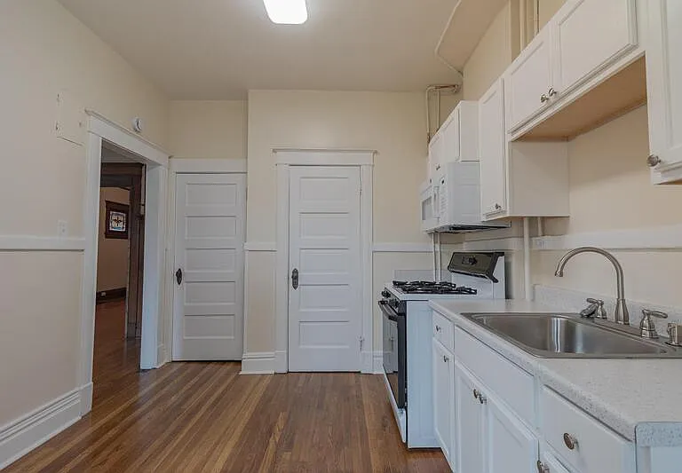 1207 N Clayton St #5 — Photo 4