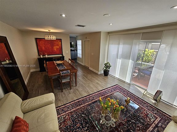 4th image of 11032 Chandler Dr