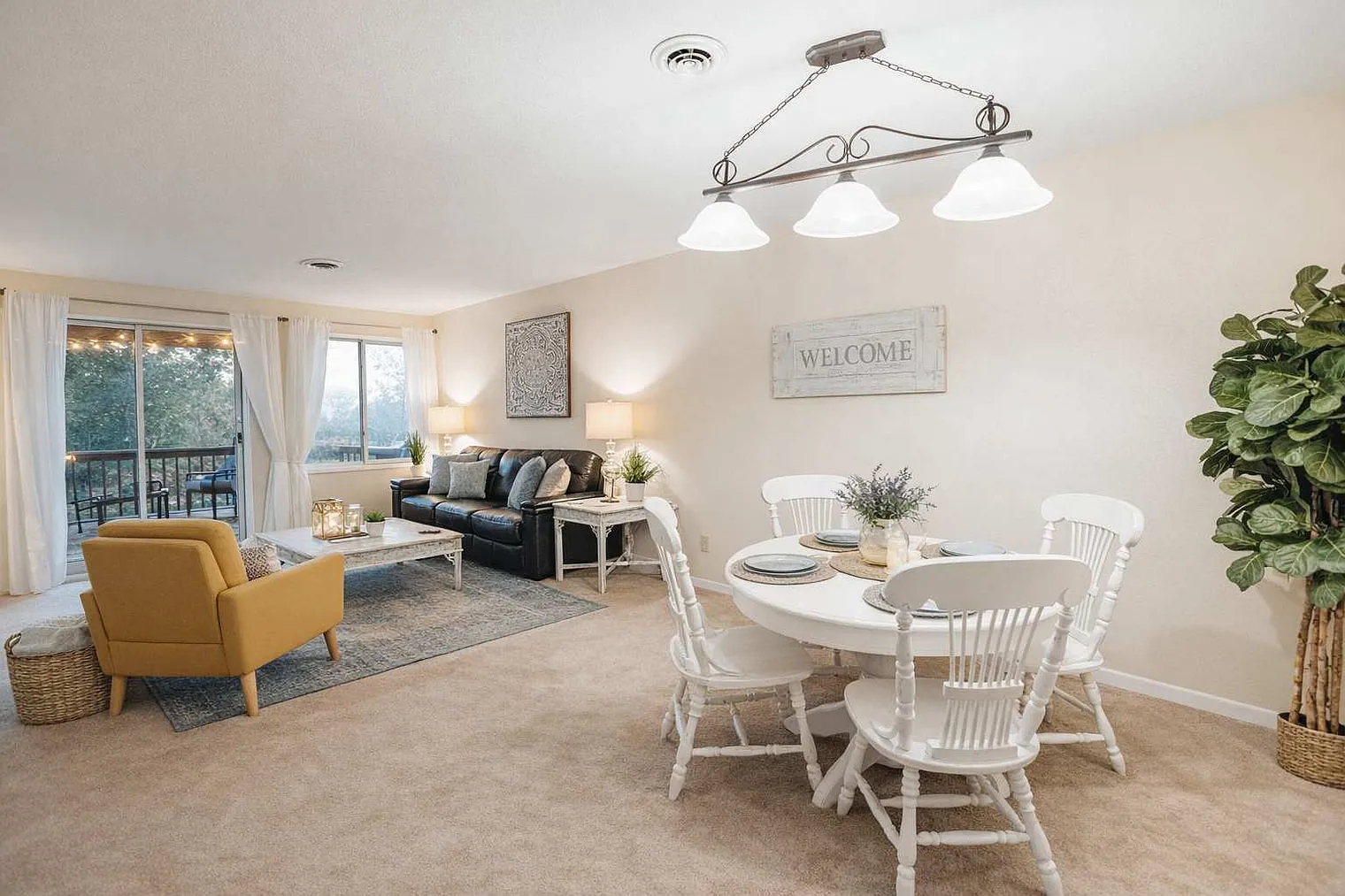 2 bed, 1.0 bath, 1194 sqft, $3,633 — Photo 2