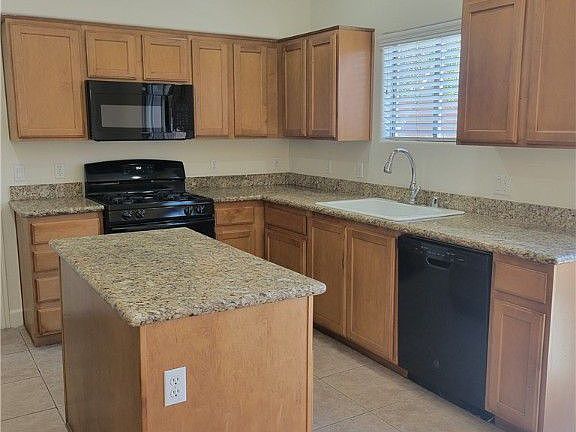 3rd image of 148 Coronation Ave #0
