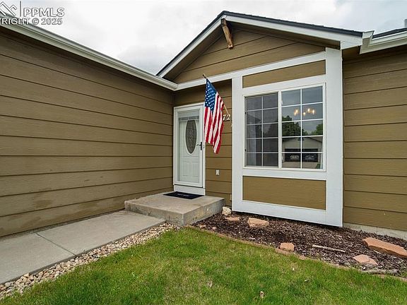 2nd image of 13072 Westlake Pl
