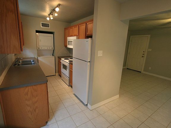 3rd image of 4402 Boyett St #A-d