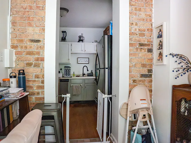 3454 N Leavitt St #1 — Photo 8