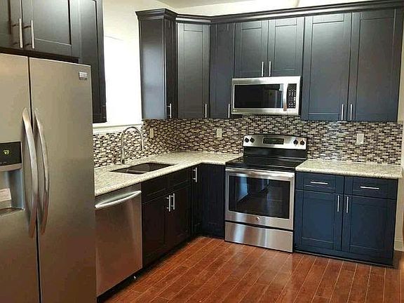 2nd image of 4212 Ulloa St