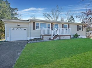 15 Bass Pl, Howell, NJ 07731