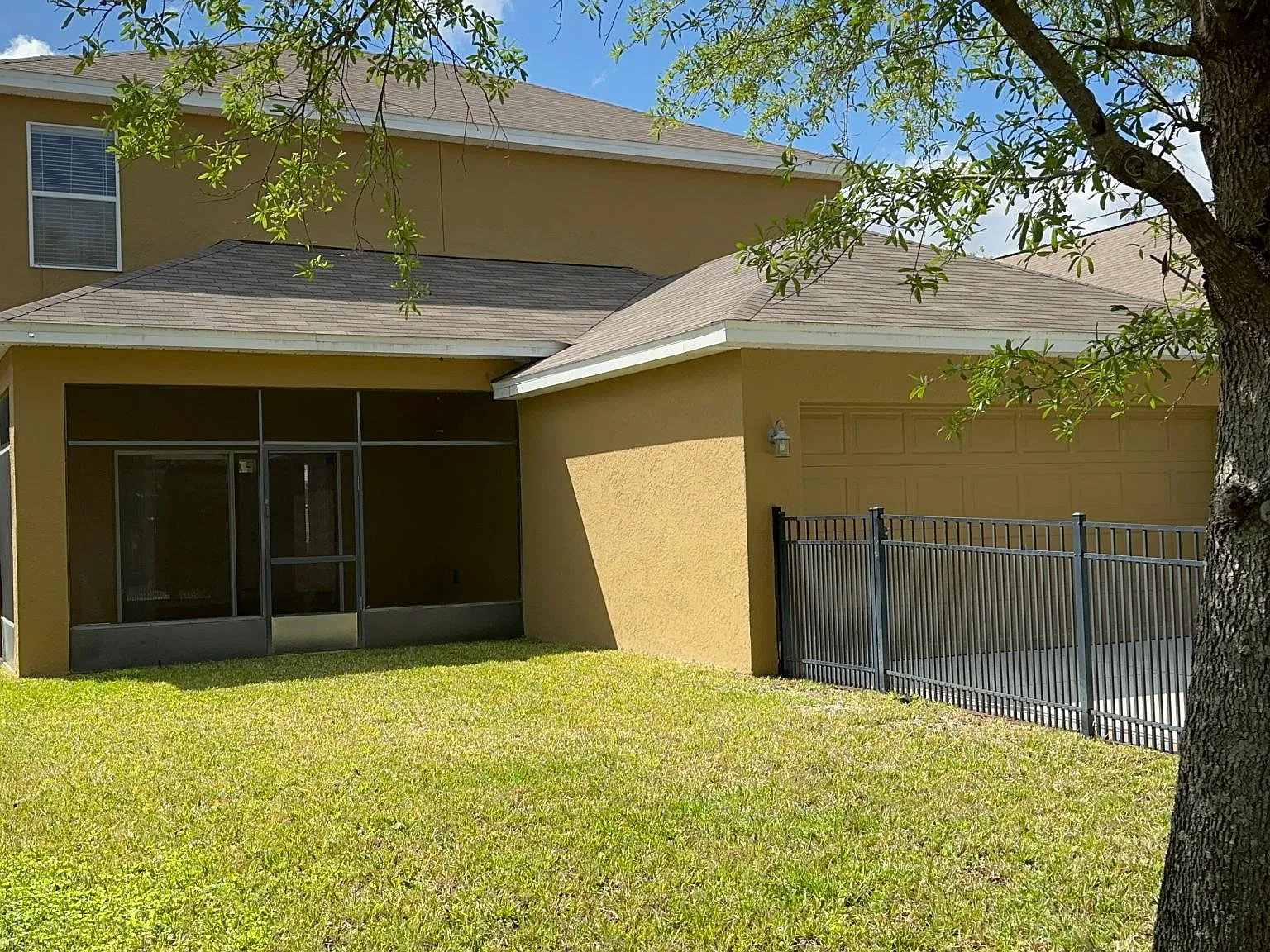 4 bed, 2476 sqft, $3,000 — Photo 4