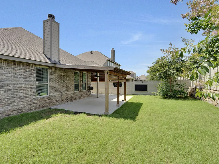 1513 Canary Ln — Photo 32