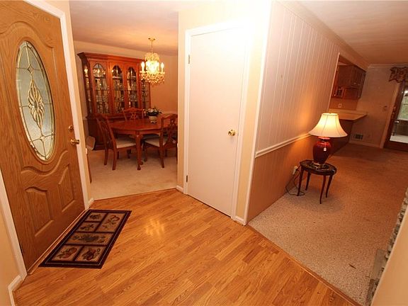 4th image of 33 Fairfield Dr