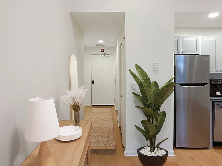 Franklin House Apartments — Photo 28