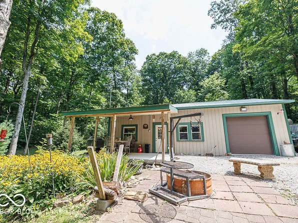 1405 Lakeside Dr, Spencer, IN 47460