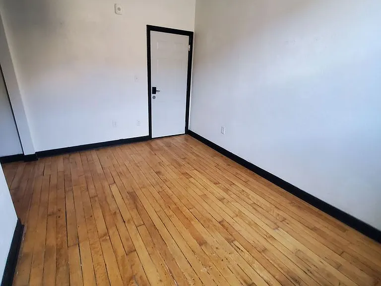 The Berm - 2001 10th Ave (24 Units Luxury Apartments) — Photo 26