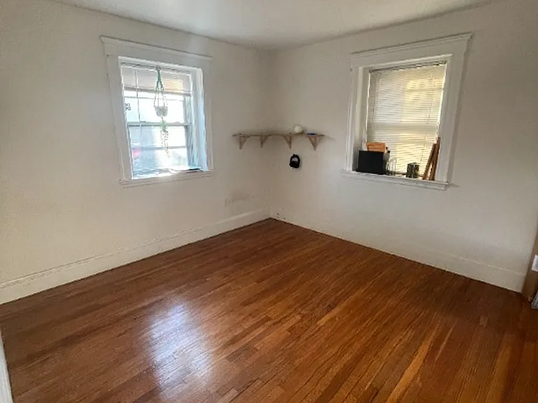 14A Lakeville Rd #11 — Photo 6