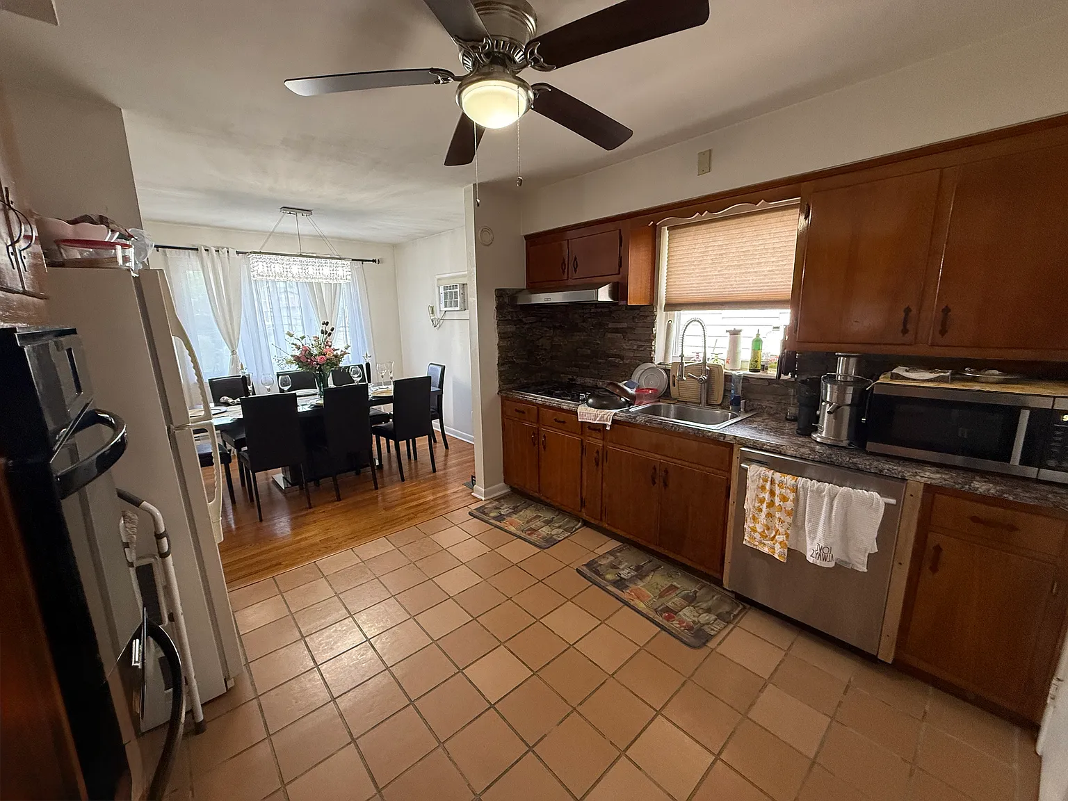 250 Maple St — Photo 4