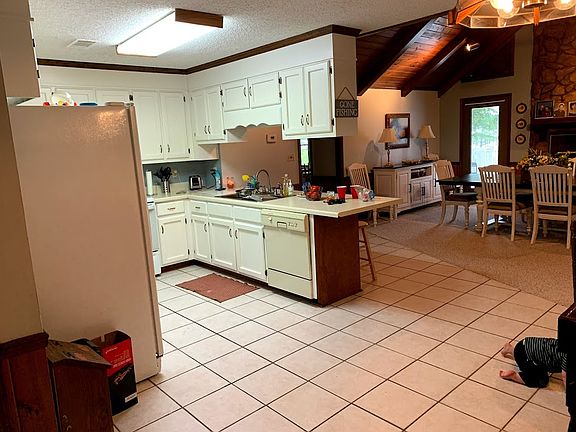5th image of 521 Rivermont Cir
