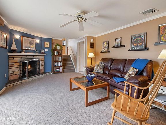 4th image of 52 Tidewater Ave