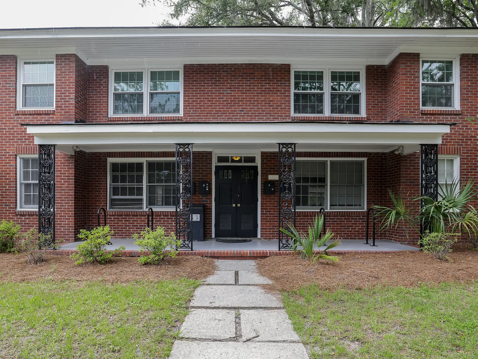 2 bed, 964 sqft, $1,900 — Photo 1