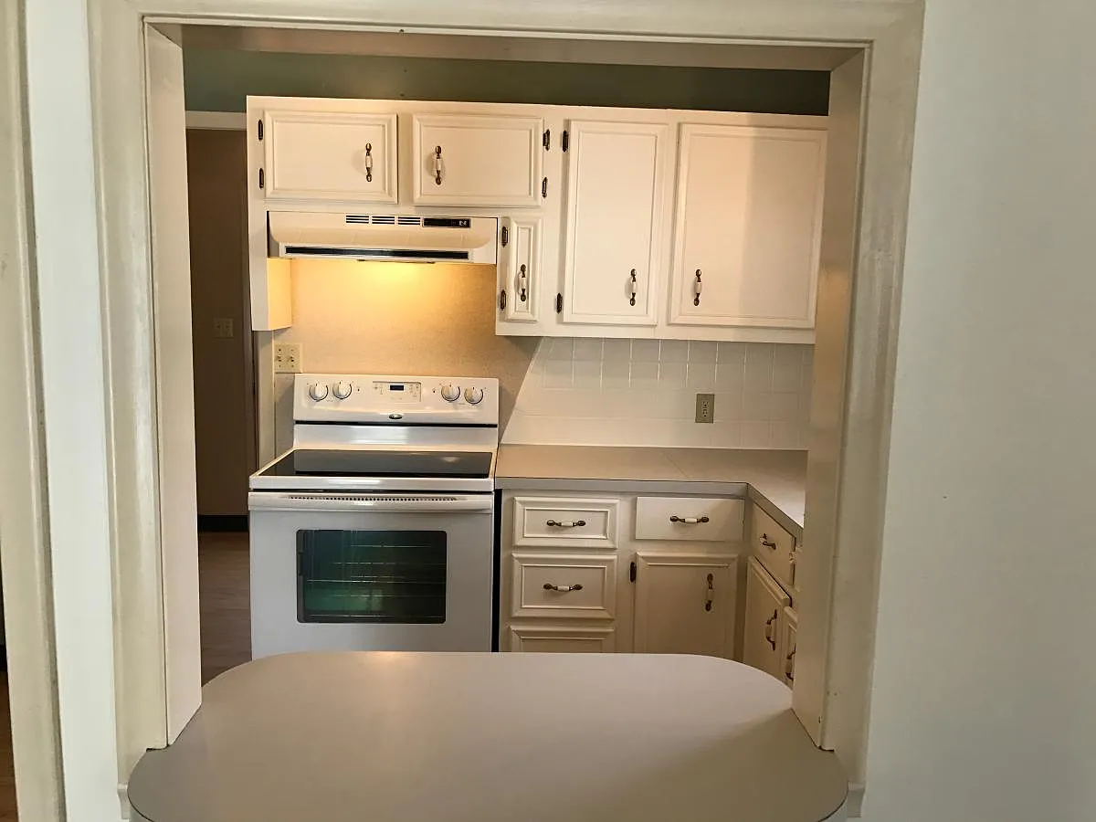 2 bed, 672 sqft, $825 — Photo 3