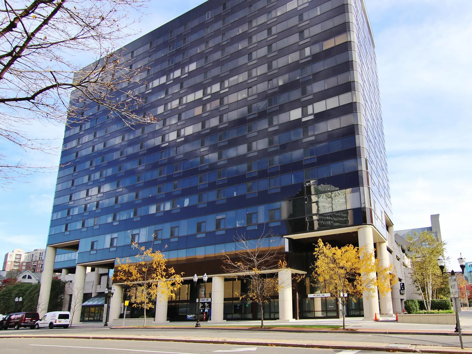 1 bed, 557 sqft, $2,400 — Photo 1