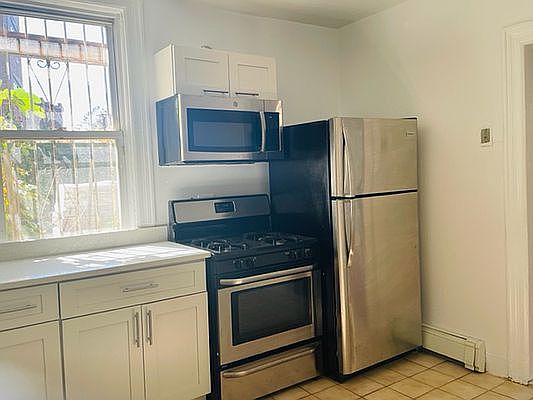 4th image of 3240 Cambridge Ave APT 1