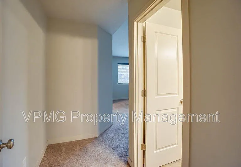 137 N 44th Pl — Photo 15