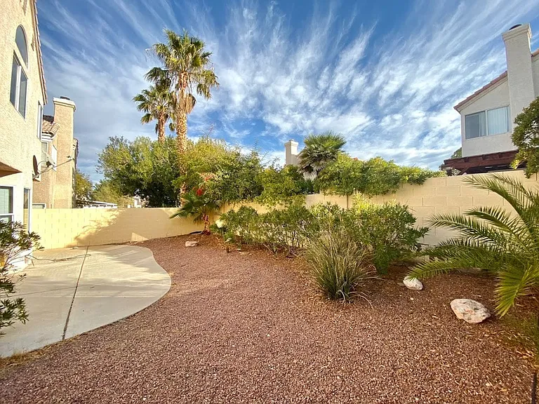 8009 Dover Shores Ave — Photo 33