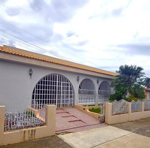 45 Bloque Sierra #66-2, Bayamon, PR, 00959