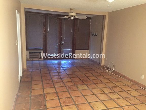 3rd image of 11841 Victory Blvd APT 1