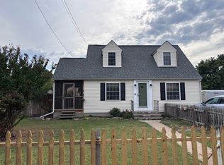 124 Hillcrest Dr, Fredericksburg, VA 22401