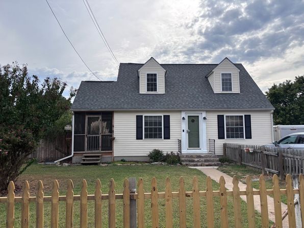 124 Hillcrest Dr
