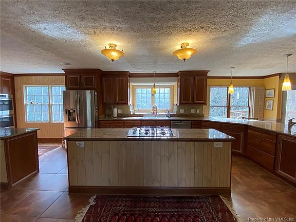 2nd image of 2716 Linden Ln
