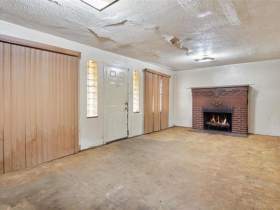 4th image of 8937 Higginson Dr
