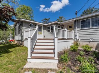 16 Lower Beach Rd, Saco, ME 04072