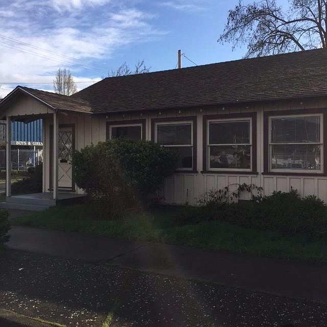 2nd image of 323 SE G St
