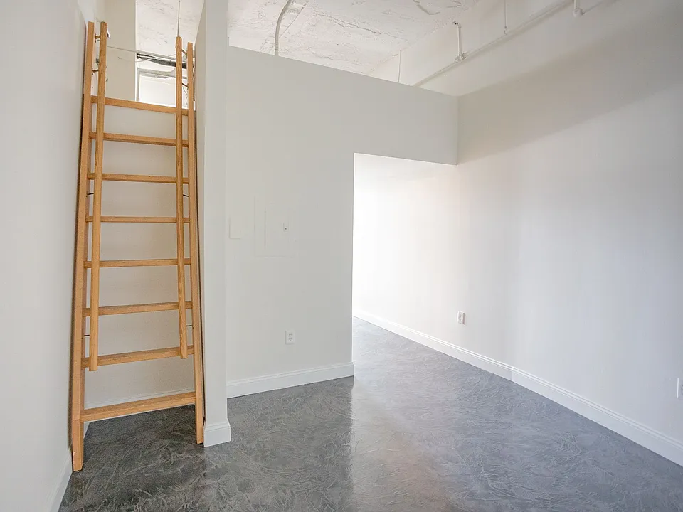 Building Photo 3