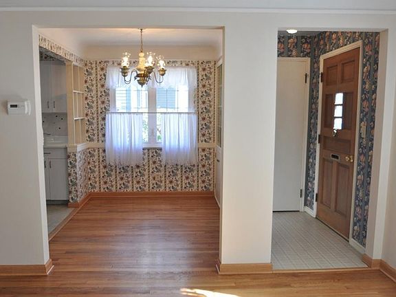 2nd image of 24204 Hedgewood Ave