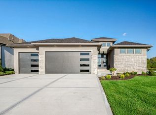 10791 S Shady Bend Rd, Olathe, KS 66061