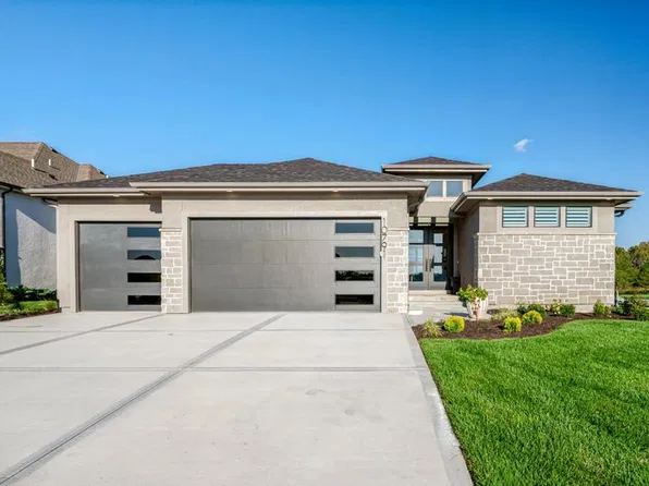 10791 S Shady Bend Rd, Olathe, KS 66061