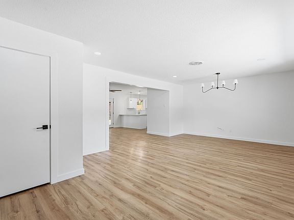 4th image of 5512 Westcreek Dr