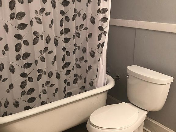 5th image of 904 S 6th St #3