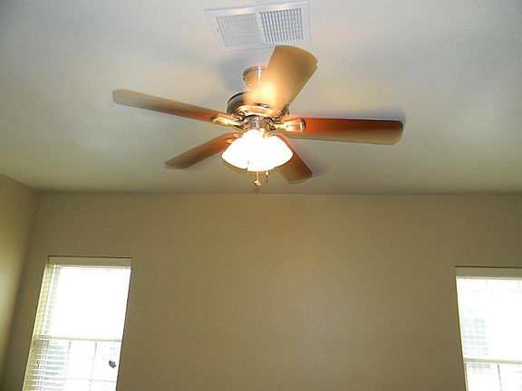 4th image of 2910 Holly Hall St #2910