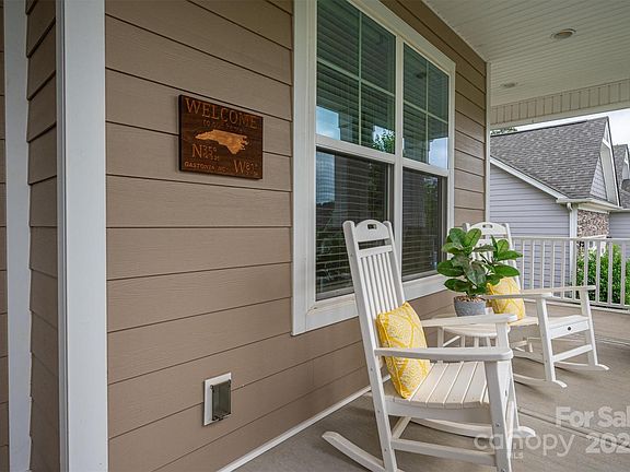 3rd image of 1526 Robinson Oaks Dr