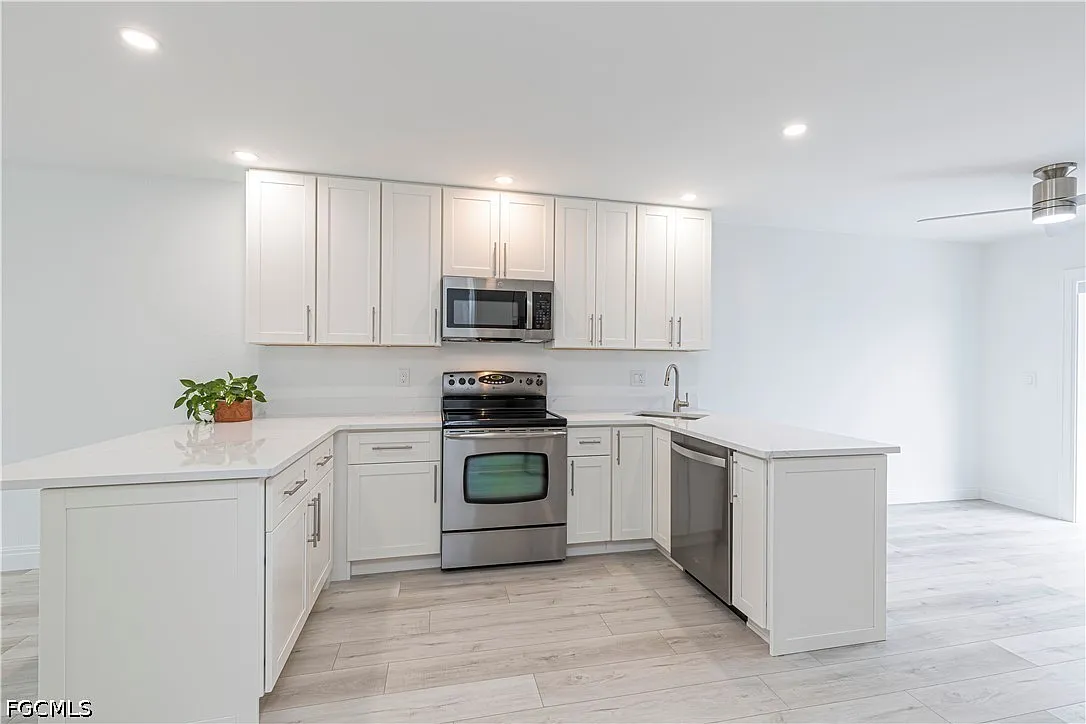 Building Photo - 2722 SW 54th Ter #C