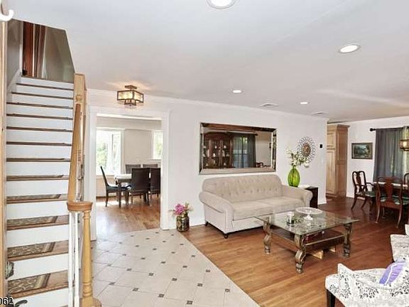 3rd image of 61 Intervale Rd
