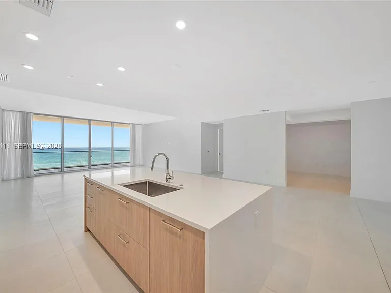 153 N Seabreeze Blvd #801 — Photo 41