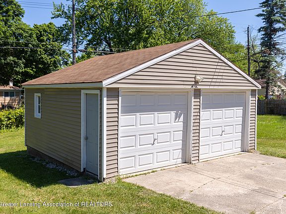 3rd image of 3430 Ronald St