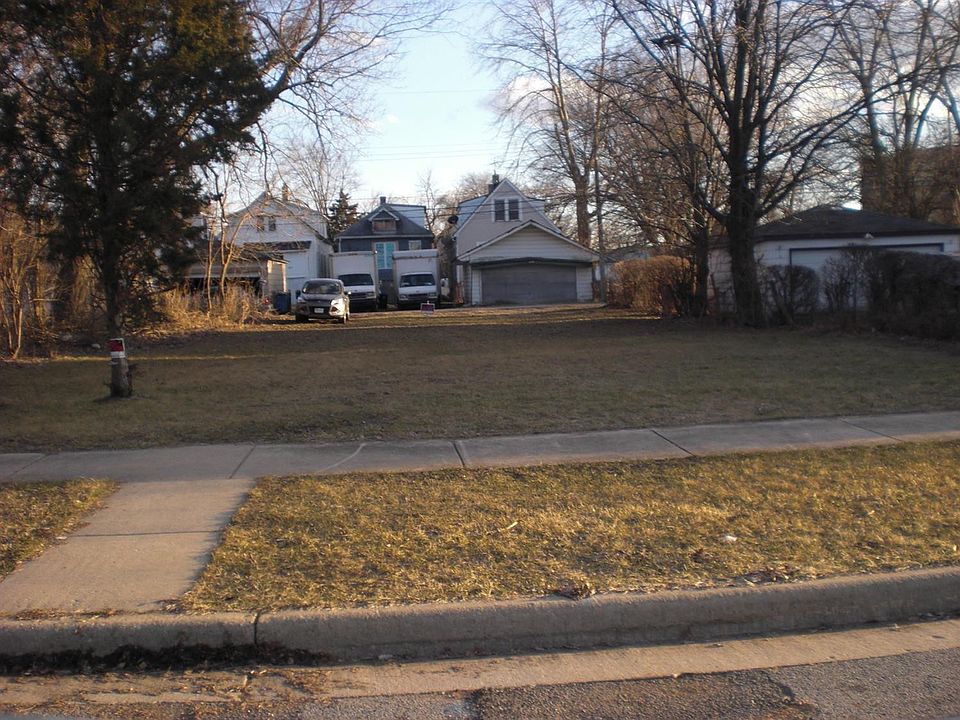 2nd image of 1016 Ames St